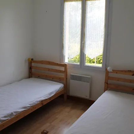 Maison Avec Jardin Proche Thermes Comprenant Lave-linge Et Lave-vaisselle - Fr-1-541-47 Holiday home *