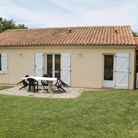 Maison Avec Jardin Proche Thermes Comprenant Lave-linge Et Lave-vaisselle - Fr-1-541-47 Holiday home La Roche-Posay