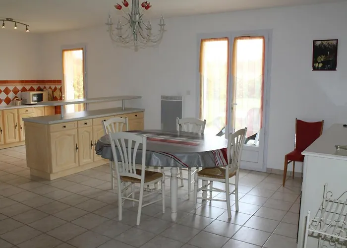 Maison Avec Jardin Proche Thermes Comprenant Lave-linge Et Lave-vaisselle - Fr-1-541-47 拉罗什波赛